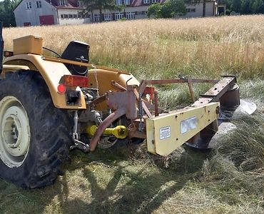 leszcze, powiat kolbuszowski, wypadek na łące, wypadek podczas koszenia, KPP w Kolbuszowej