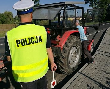gmina Tuczępy, powiat buski, kontrole ciągników rolniczych, Tomasz Piwowarski