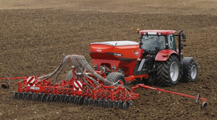 Kosiarki Kuhn z taśmami, kuhn, POM Augustów, Burchaty, Krzysztof  Nieroda