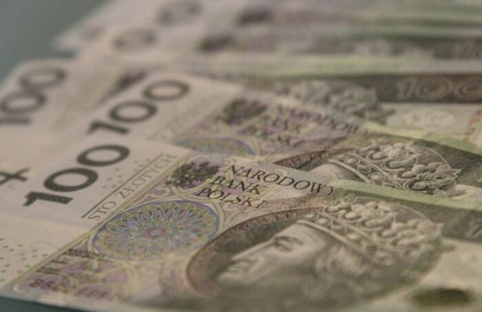 Deficyt budżetu po marcu wyniósł 16 mld 703,5 mln zł.