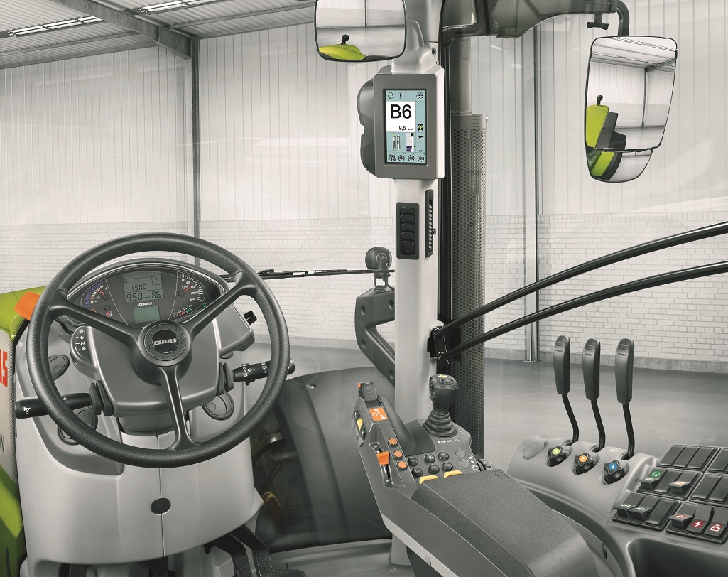 Claas Axion 800 i 820 z kolorowym wyświetlaczem na słupku kabiny