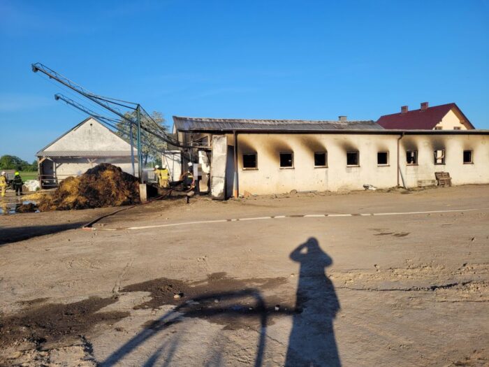 pożar, gospodarstwo, budynek inwentarski, obora