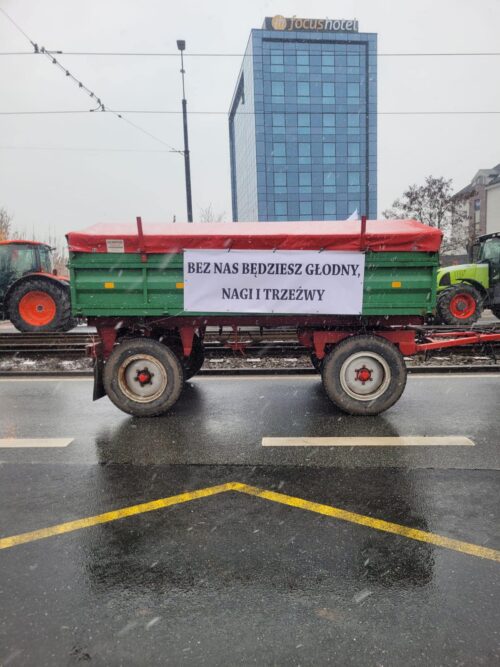 protest rolników w warszawie, siedziba pis, ustawa o ochronie zwierząt, agrounia