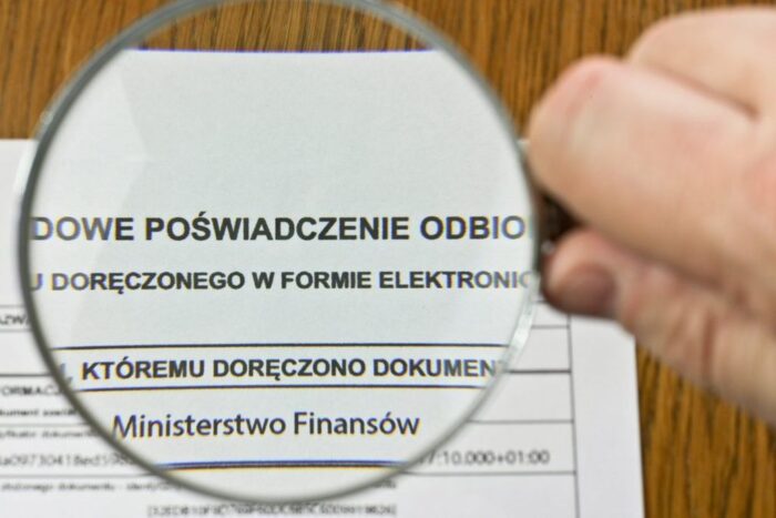 Polacy coraz częściej rozliczają PIT przez internet.