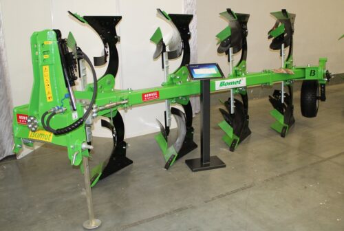 Pług obracalny Bomet