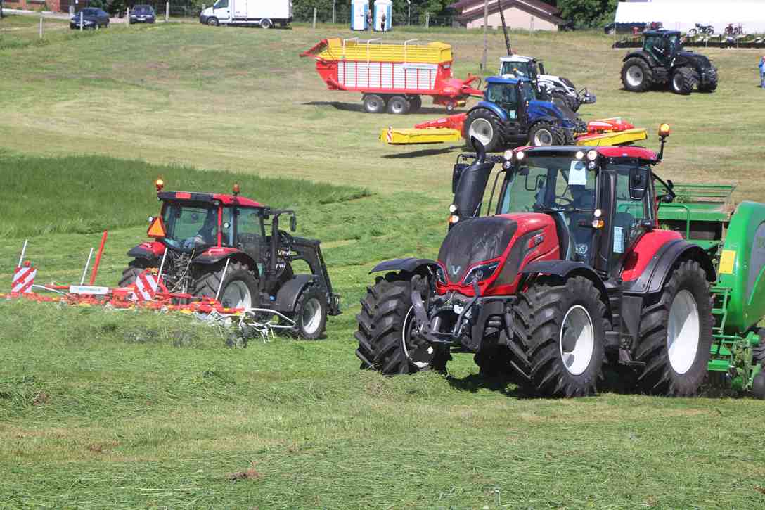 Valtra T144, Valtra A104