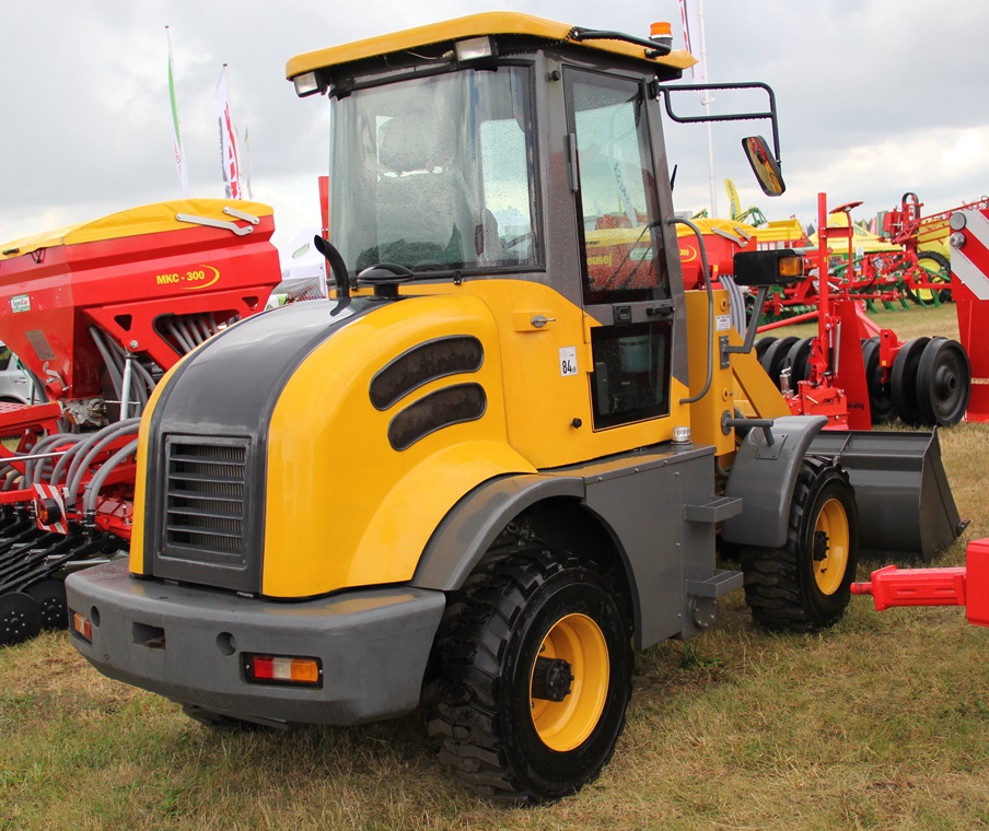 Ładowarka przegubowa CS 915