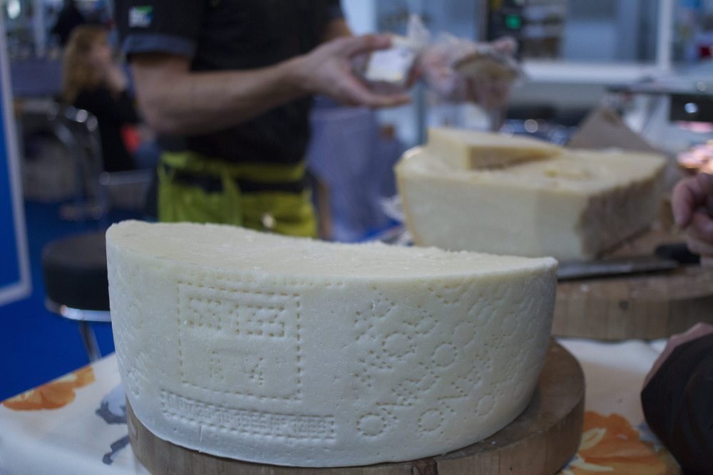 przetowry mleczarskie, produkty mleczarskie, ser, mleko, mleko w proszku