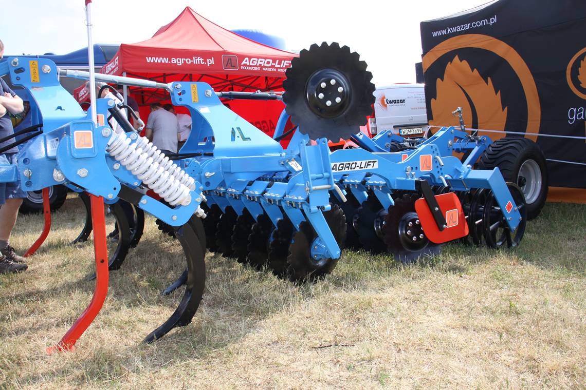 Kultywator bezorkowo-podorywkowy Agro-Lift o symbolu KBP