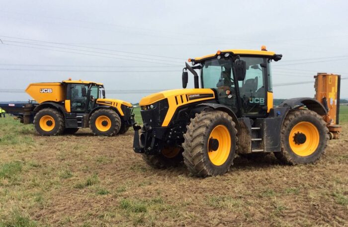 Ciągniki JCB Fastrac serii 4000