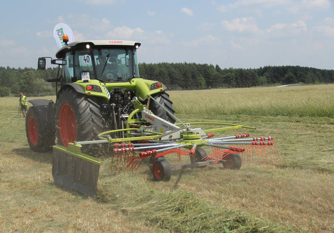 Zgrabiarka karuzelowa Claas Liner 370