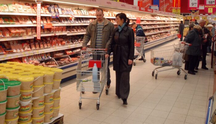 zakupy, warszywa konserwowe, hipermarket, dyskont, warzywa