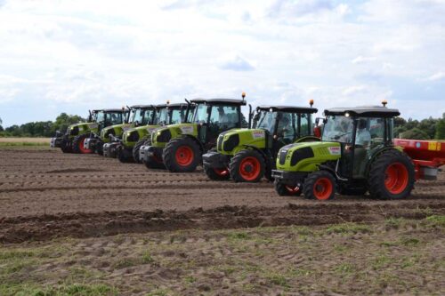 Ciągniki czterocylindrowe firmy Claas