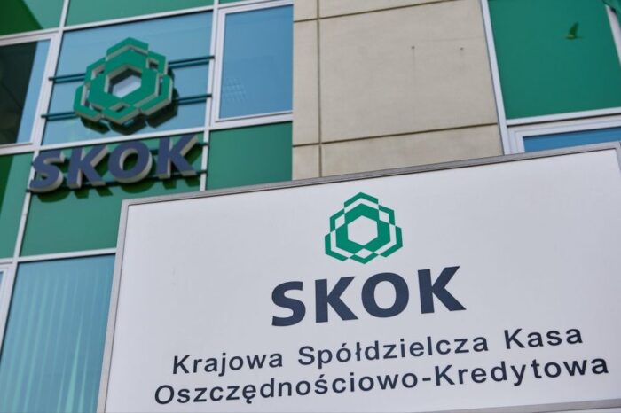 Krajowa Spółdzielcza Kasa Oszczędnościowo-Kredytowa, Mateusz Szczurek, Izebala Leszczyna