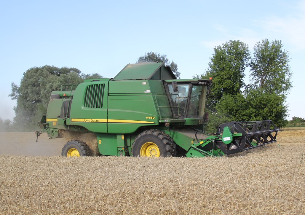 John Deere W650
