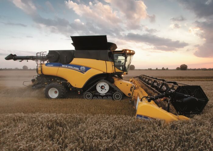 Kombajn New Holland CR 10.90
