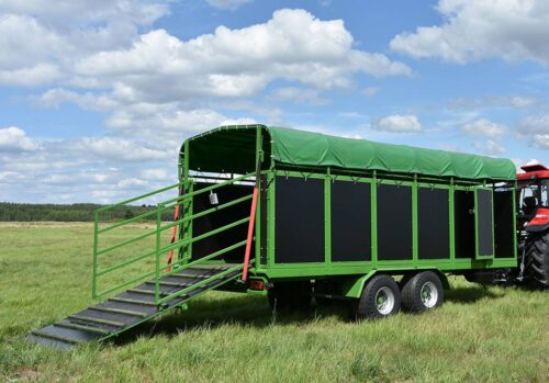 Przyczepa_Pronar_do_przewozu_zwierząt