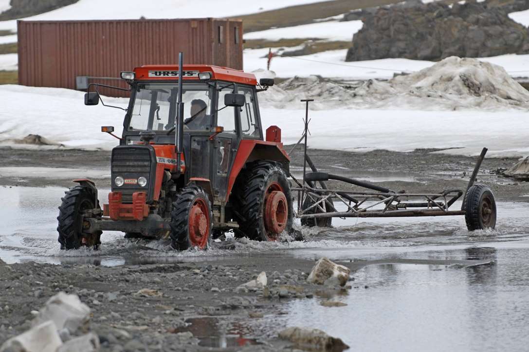 Antarktyda ciągnik Ursus 3514