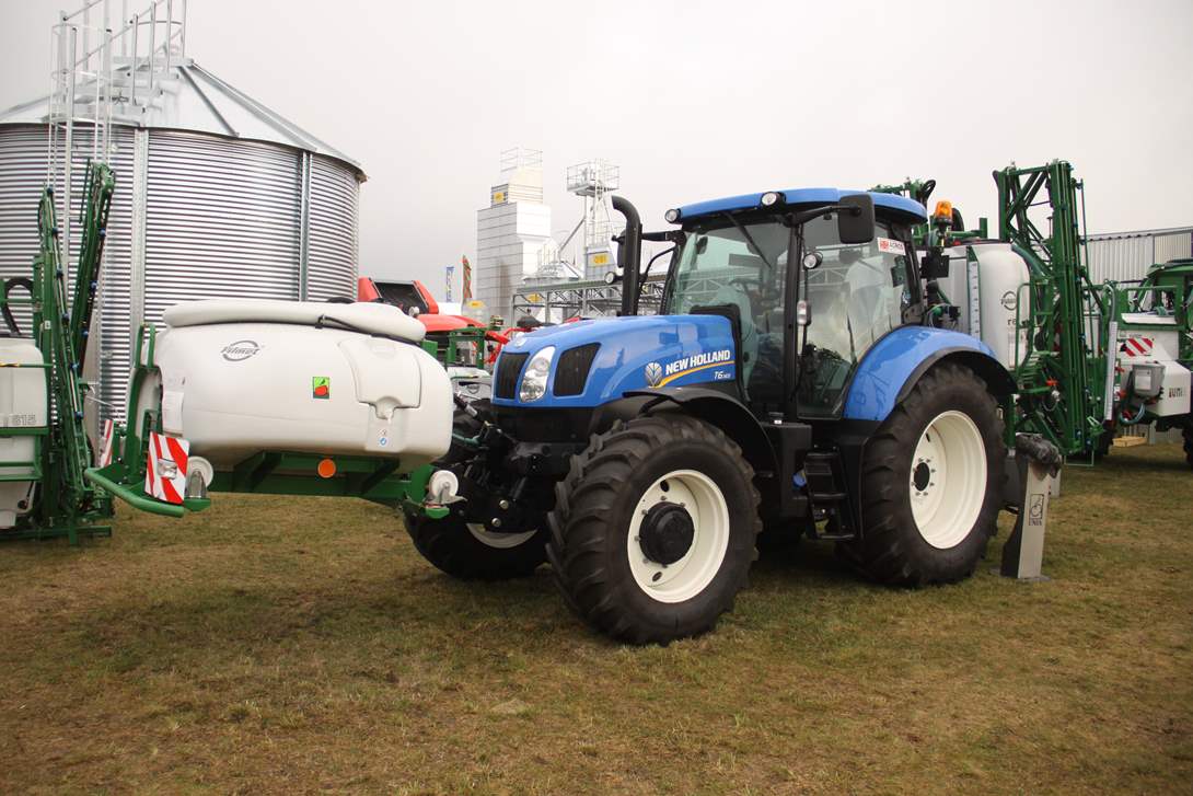 Zbiornik przedni do opryskiwacza