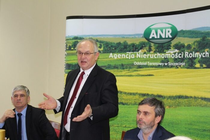 Agencja Nieruchomości Rolnych, krzysztof jurgiel, waldemar humięcki, leszek świętochowski