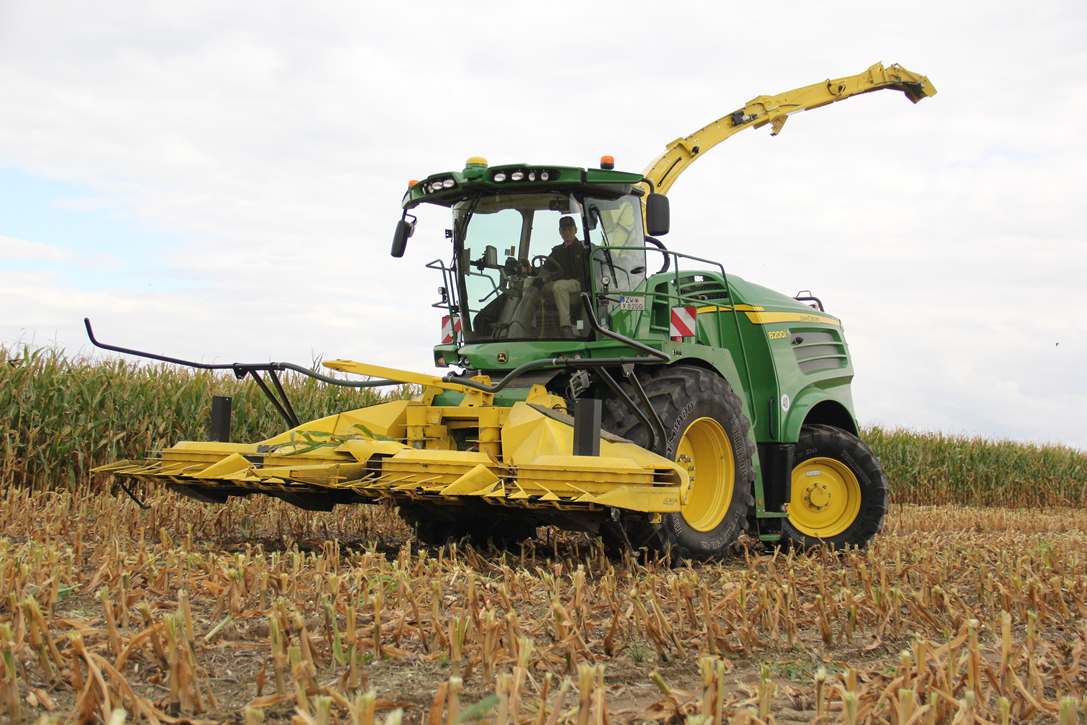 Sieczkarnia samojezdna John Deere serii 8000