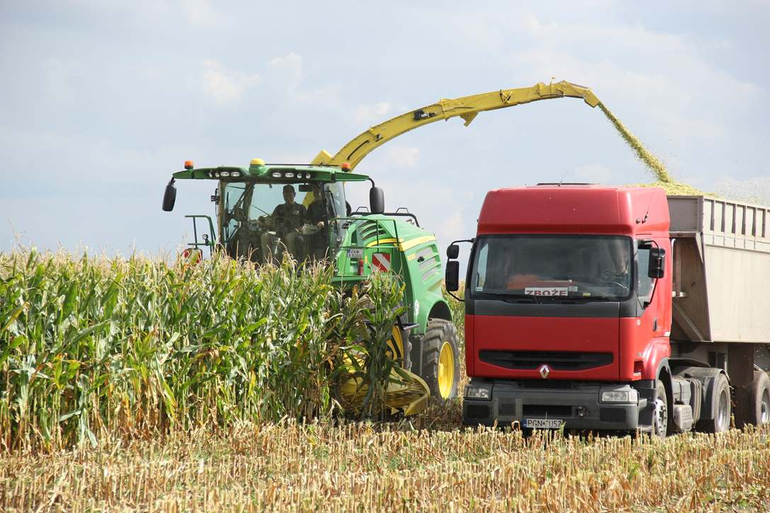 Sieczkarnia John Deere 8200i