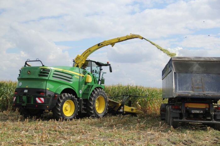 Sieczkarnia John Deere 8200i