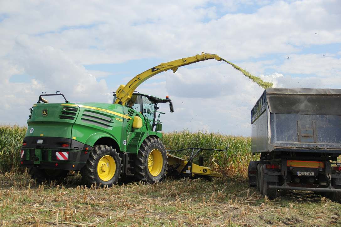 Sieczkarnia John Deere 8200i