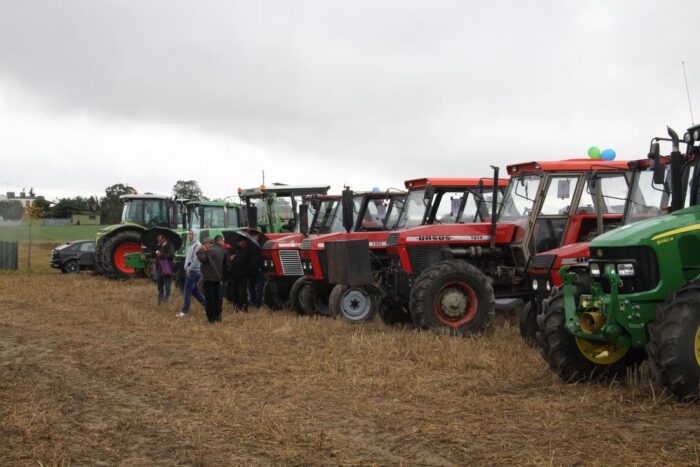 Wyścigi ciągników Mieczewo w woj. Wielkopolskim