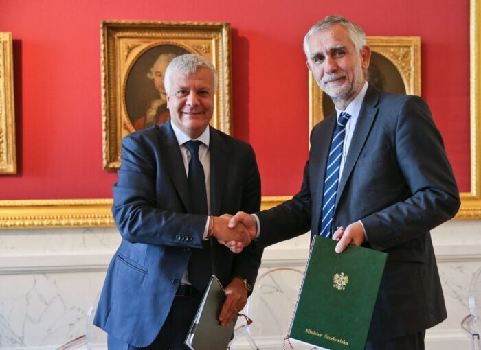 Maciej Grabowski, Gianluca Galletti, emisja co2