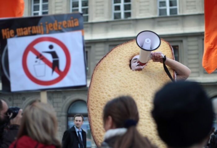 marnowanie żywności, raport Nie marnuj jedzenia 2015, Federacja Polskich Banków Żywności