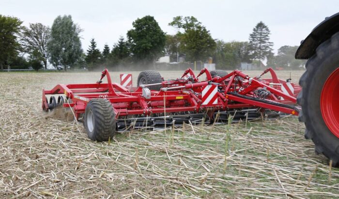 Horsch Joker RT z wałem nożowym