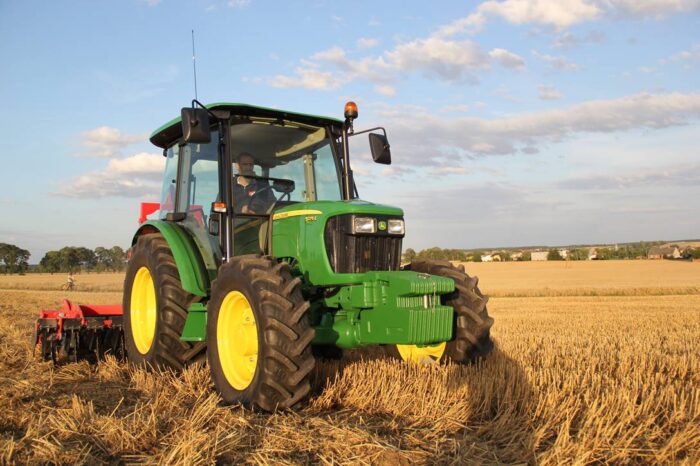 John Deere 5075 E - test RPT