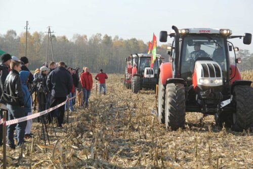 Pokazy firm Zip-Agro i MP Farm