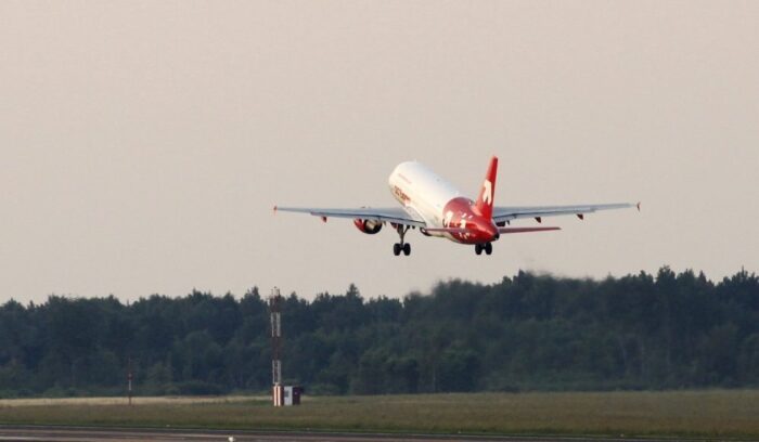 Szczecin,lotnisko,samolot,pasażerowie,Szczecin-Goleniów,port lotniczy