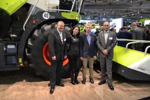 Kombaj Claas Lexion