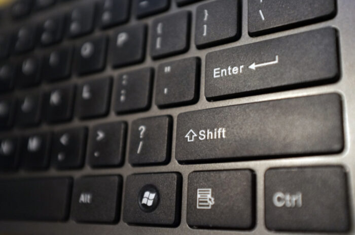 Sprzedaż komputerów osobistych, smartfony, tablety