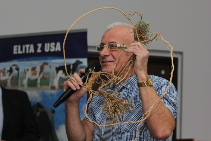 bydło mleczne, minikowo, mleko, ceny skupu