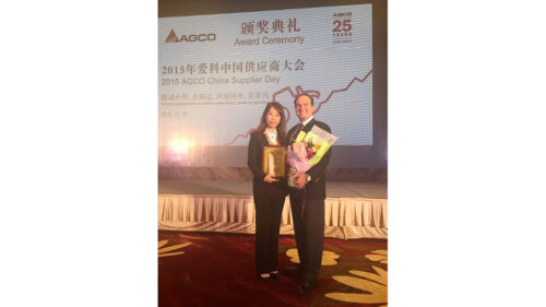 Sandy Luo z Trelleborg China i Josip Tomasevic VP Global Purchasing & Material AGCO