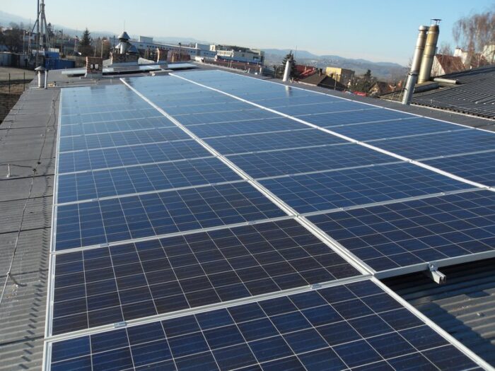 PLK, PKP, prąd, energia elektryczna, instalacje fotowoltaiczne, Nowy Sącz