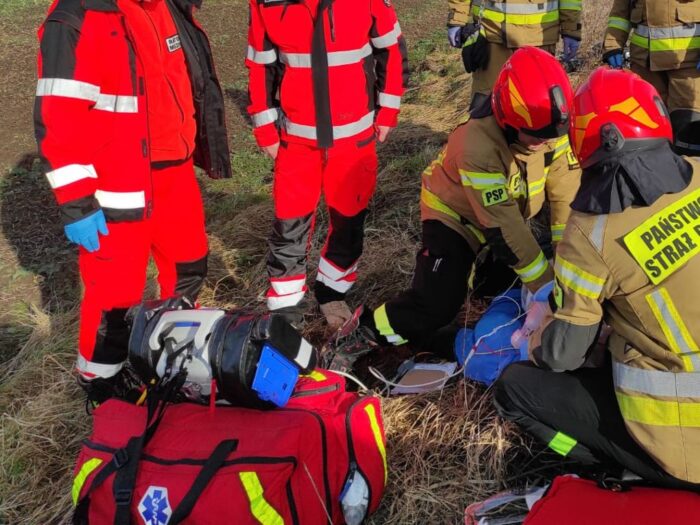 prace ogrodowe, km psp gorzów, glebogryzarka, wypadek przy pracy