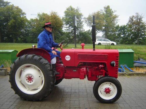 International Harvester B-275