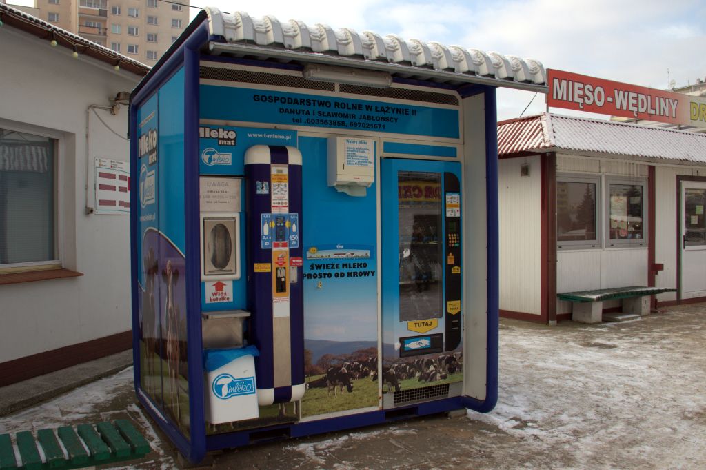 mlekomat, sprzedaż mleka, cena mleka, Jabłońscy