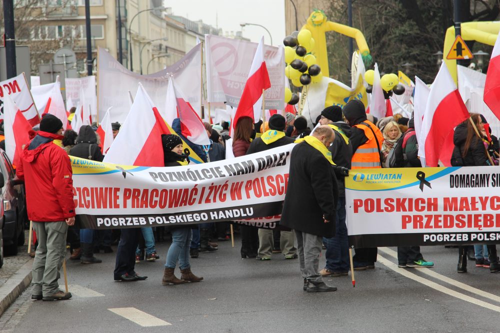 protest, Sejm, zakupy, handlowcy, podatek handlowy, rząd, PiS, pieniądze, praca