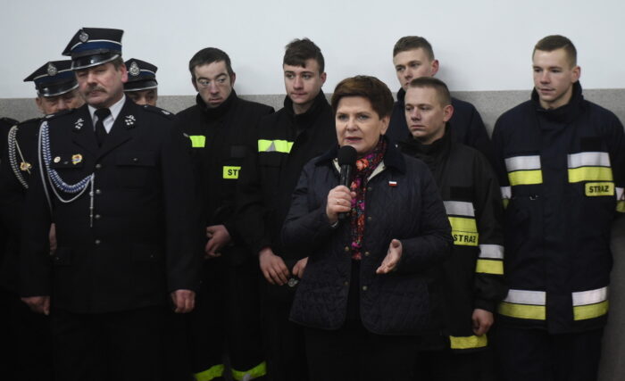 podatek CIT dla małych i średnich firm, beata szydło, służby mundurowe