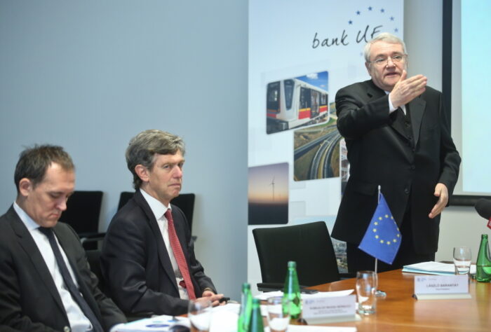 Europejski Bank Inwestycyjny, Laszlo Baranyay, kredyty udzielone polsce
