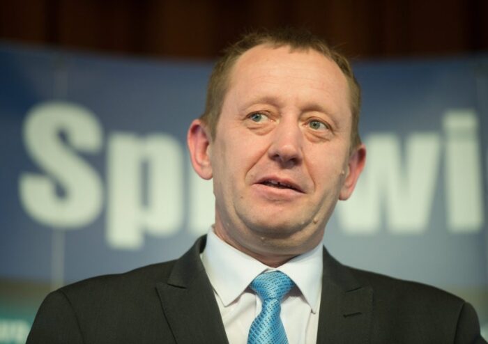 odrolnienie gruntów rolnych leżących w granicach miast, ustawa o ochronie gruntów rolnych i leśnych, robert telus