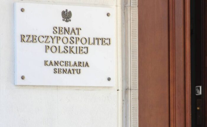 Senat, ustawa, MRiRW, Krzysztof Jurgiel, ministerstwo rolnictwa, ziemia, grunty rolne