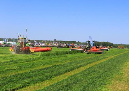 Zielone Agro Show, kosiarki, przetrząsacze, sieczkarnie, przyczepy zbierające, prasy, prasoowijarki, owijarki