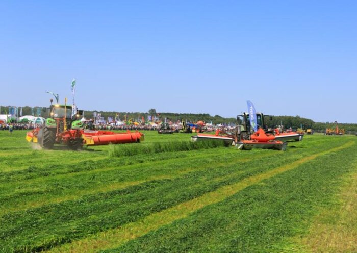 Zielone Agro Show, kosiarki, przetrząsacze, sieczkarnie, przyczepy zbierające, prasy, prasoowijarki, owijarki